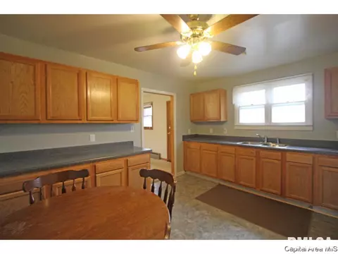 2016 N 9th St, Springfield, IL 62702 photo 3