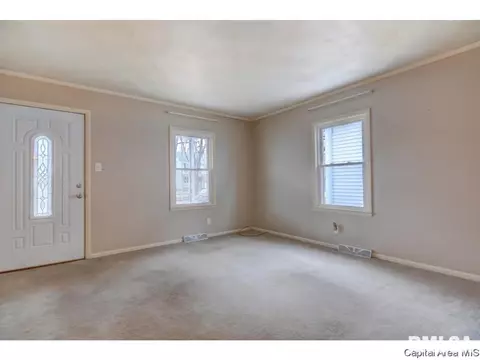 126 N State St, Springfield, IL 62702 photo 6