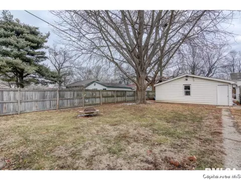 126 N State St, Springfield, IL 62702 photo 5