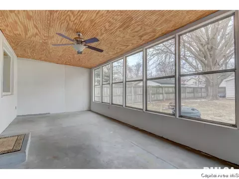 126 N State St, Springfield, IL 62702 photo 23