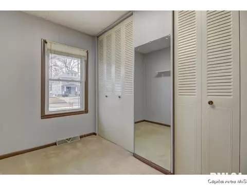 126 N State St, Springfield, IL 62702 photo 16