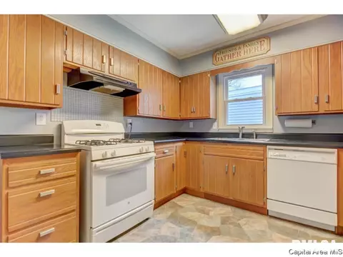 126 N State St, Springfield, IL 62702 photo 10
