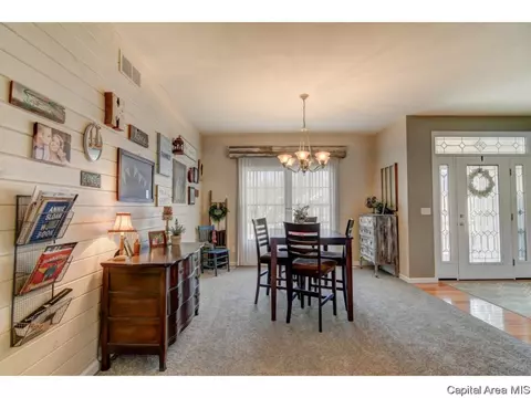 4360 Creek Dr, Springfield, IL 62711 photo 2