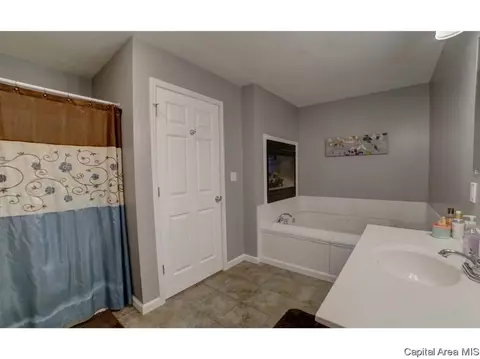 304 E Center St, Loami, IL 62661 photo 20