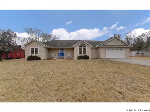 304 E Center St, Loami, IL 62661 photo 1