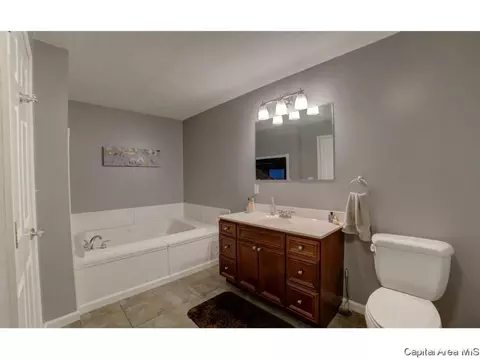 304 E Center St, Loami, IL 62661 photo 21
