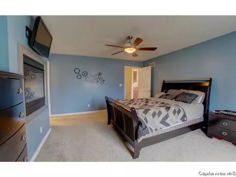 304 E Center St, Loami, IL 62661 photo 14