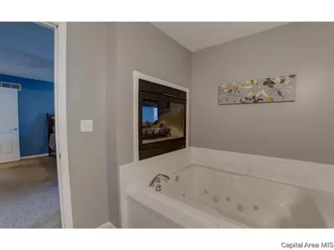 304 E Center St, Loami, IL 62661 photo 18