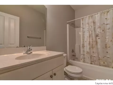 446 Elle Ct, Springfield, IL 62711 photo 2