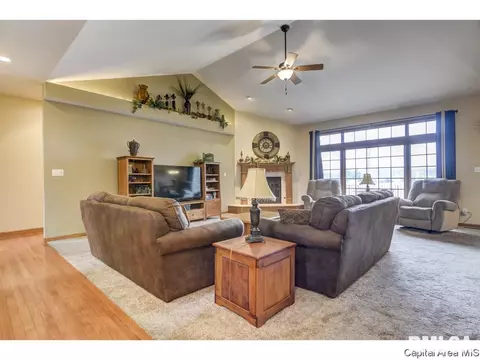 2617 Westport Dr, Springfield, IL 62711 photo 2