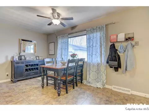 1325 Crestview Dr, Springfield, IL 62702 photo 12