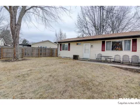 1325 Crestview Dr, Springfield, IL 62702 photo 25