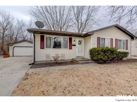 1325 Crestview Dr, Springfield, IL 62702 photo 2