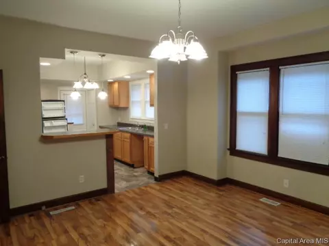 1126 S 1st St, Springfield, IL 62704 photo 6