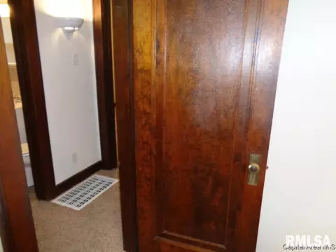 1126 S 1st St, Springfield, IL 62704 photo 22