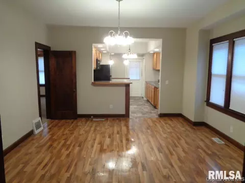 1126 S 1st St, Springfield, IL 62704 photo 7