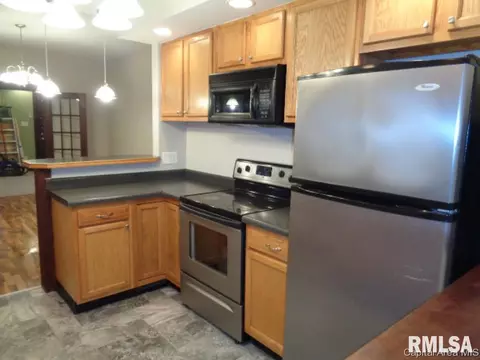 1126 S 1st St, Springfield, IL 62704 photo 1