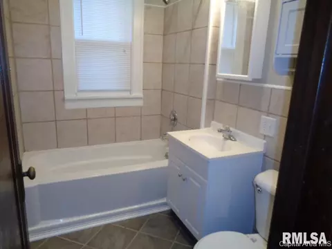 1126 S 1st St, Springfield, IL 62704 photo 11