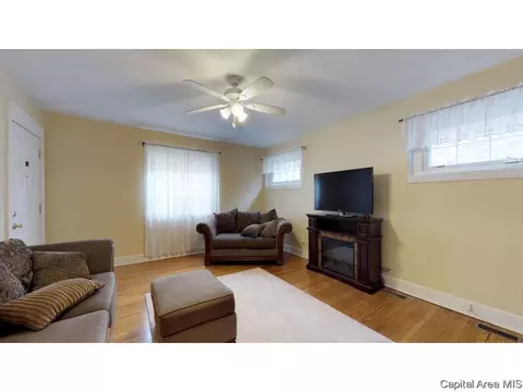 2441 S 7th St, Springfield, IL 62703 photo 5
