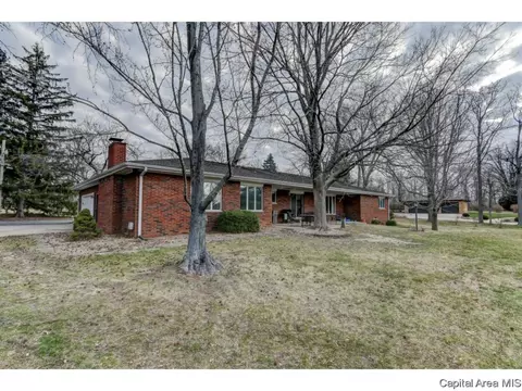 820 E Lake Dr, Springfield, IL 62712 photo 9