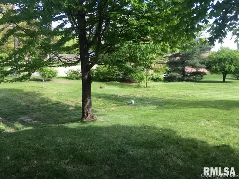 820 E Lake Dr, Springfield, IL 62712 photo 6