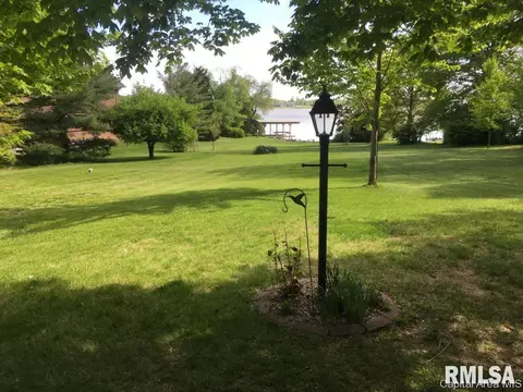 820 E Lake Dr, Springfield, IL 62712 photo 5