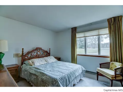 820 E Lake Dr, Springfield, IL 62712 photo 13