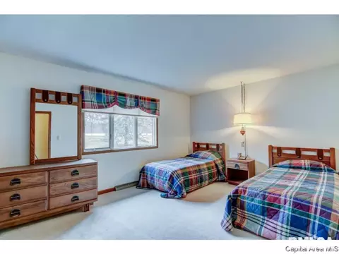 820 E Lake Dr, Springfield, IL 62712 photo 12