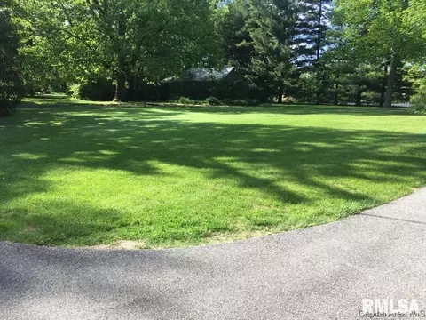 820 E Lake Dr, Springfield, IL 62712 photo 7