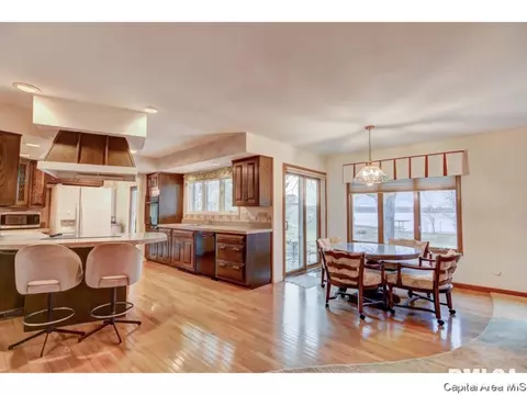 820 E Lake Dr, Springfield, IL 62712 photo 19