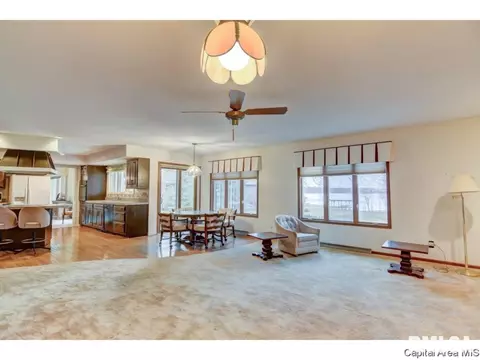 820 E Lake Dr, Springfield, IL 62712 photo 15