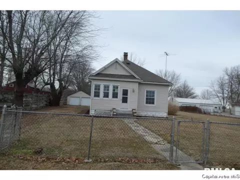 825 E Walnut St, Gillespie, IL 62033 photo 14
