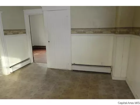 825 E Walnut St, Gillespie, IL 62033 photo 6