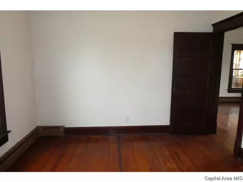 825 E Walnut St, Gillespie, IL 62033 photo 11