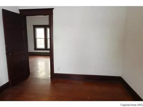 825 E Walnut St, Gillespie, IL 62033 photo 10