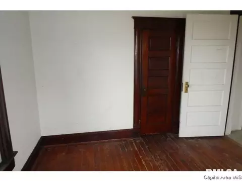 825 E Walnut St, Gillespie, IL 62033 photo 12