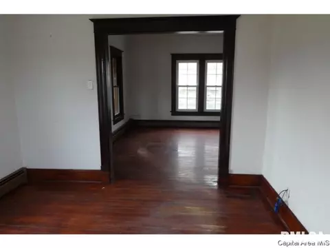 825 E Walnut St, Gillespie, IL 62033 photo 9