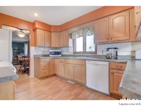 3112 Temple Dr, Springfield, IL 62704 photo 9