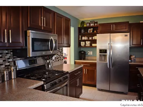 2105 Westview Dr, Springfield, IL 62704 photo 11