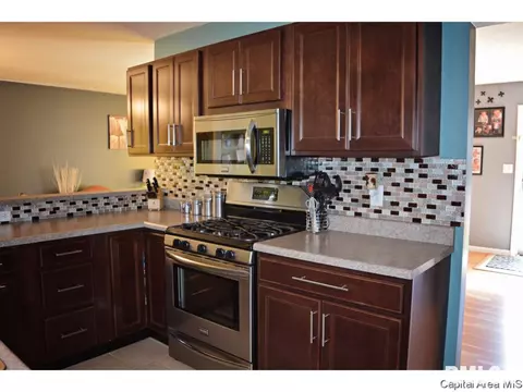 2105 Westview Dr, Springfield, IL 62704 photo 8