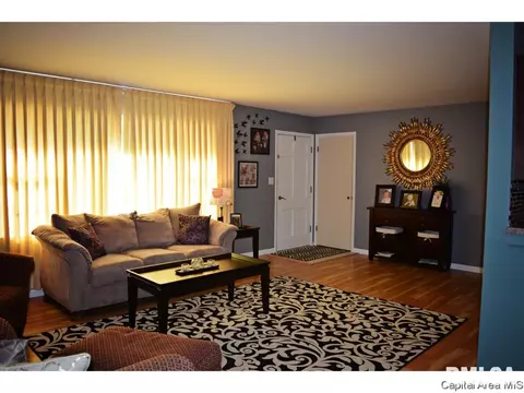 2105 Westview Dr, Springfield, IL 62704 photo 4