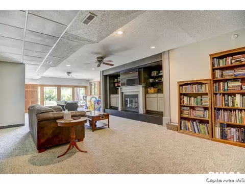 620 Woodbridge Rd, Springfield, IL 62711 photo 9