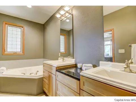 620 Woodbridge Rd, Springfield, IL 62711 photo 17