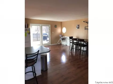312 E Sycamore St, Thayer, IL 62689 photo 6