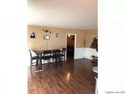 312 E Sycamore St, Thayer, IL 62689 photo 4