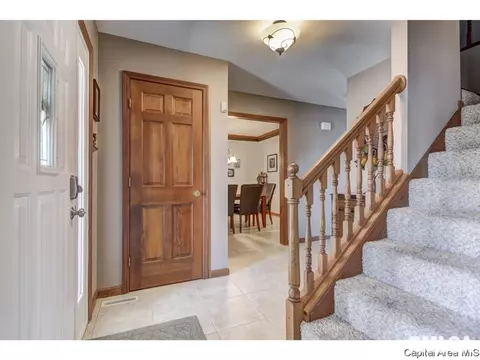 2408 Silver Mill Ct, Springfield, IL 62704 photo 2