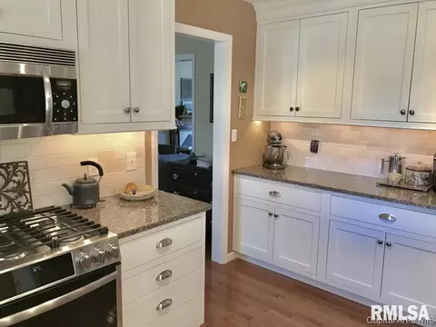 2333 S Bates Ave, Springfield, IL 62704 photo 10