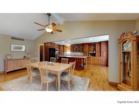 3217 Bowwood Dr, Springfield, IL 62712 photo 7