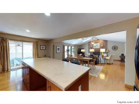 3217 Bowwood Dr, Springfield, IL 62712 photo 13