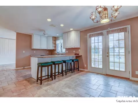 1300 Merion Dr, Springfield, IL 62704 photo 8